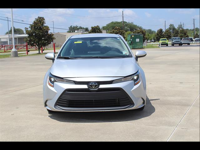 2024 Toyota Corolla LE - Photo 3