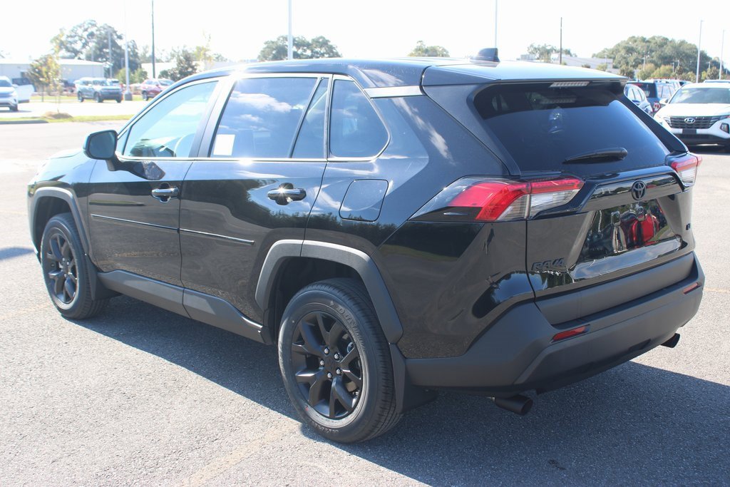 2025 Toyota RAV4 LE photo 3