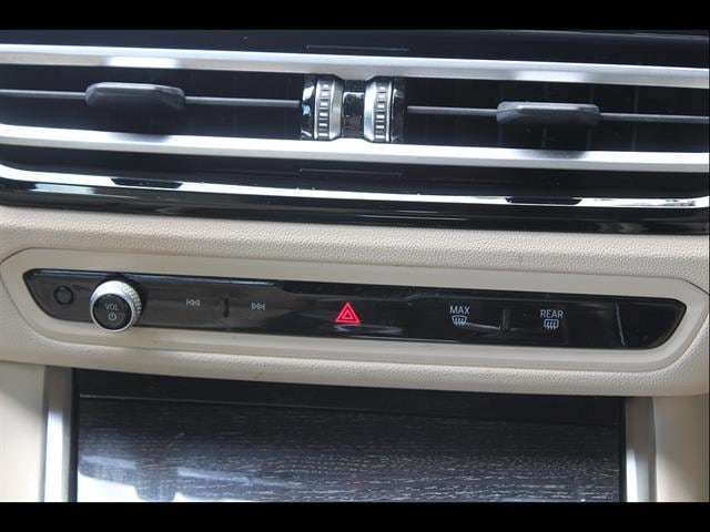 2023 BMW 3 Series 330i - Photo 30