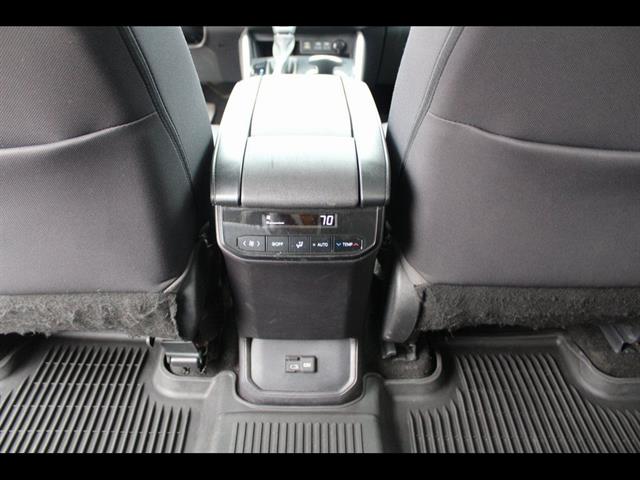 2023 Toyota Highlander L - Photo 32
