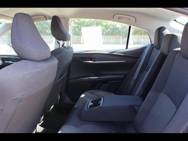 2025 Toyota Camry LE - Photo 32