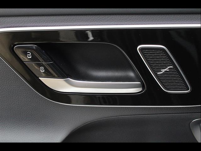 2024 Mercedes-Benz GLC GLC 300 - Photo 40