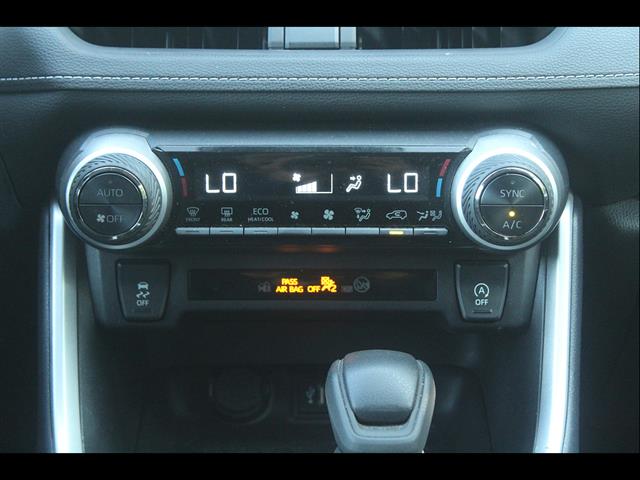 2025 Toyota RAV4 XLE - Photo 30
