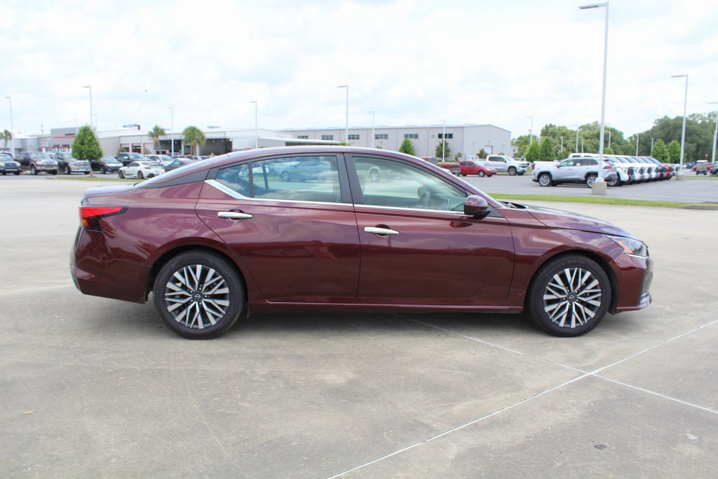 2023 Nissan Altima 2.5 SV photo 3