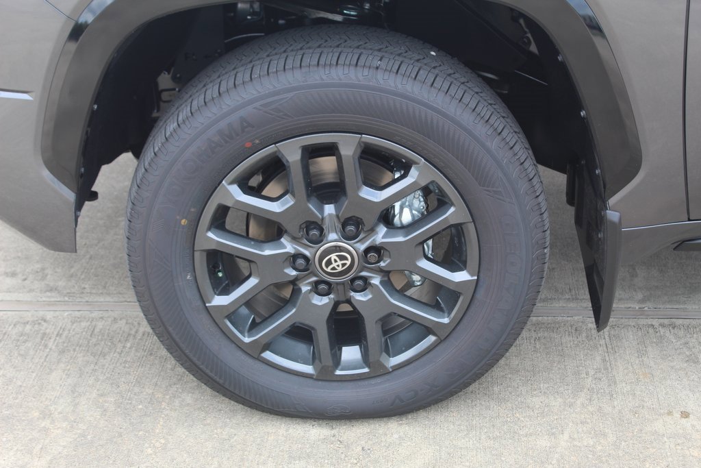 2026 Toyota Tundra Platinum photo 2