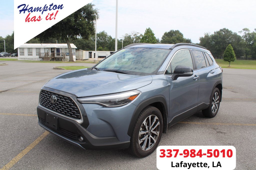 2025 Toyota Corolla Cross XLE's photo