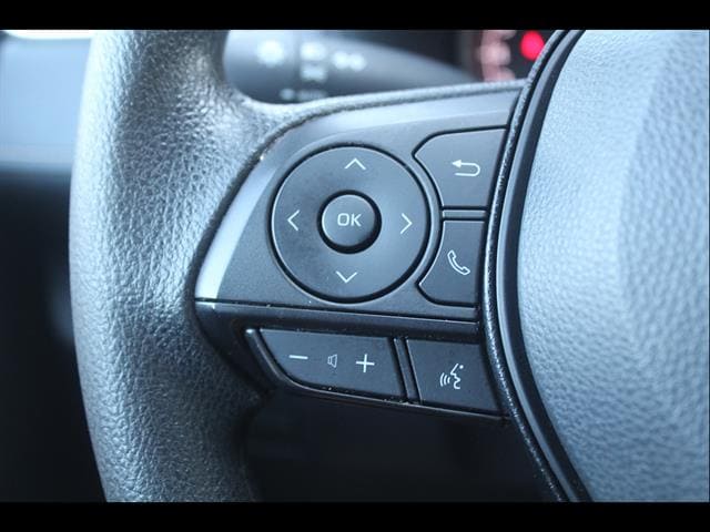 2025 Toyota RAV4 XLE - Photo 21