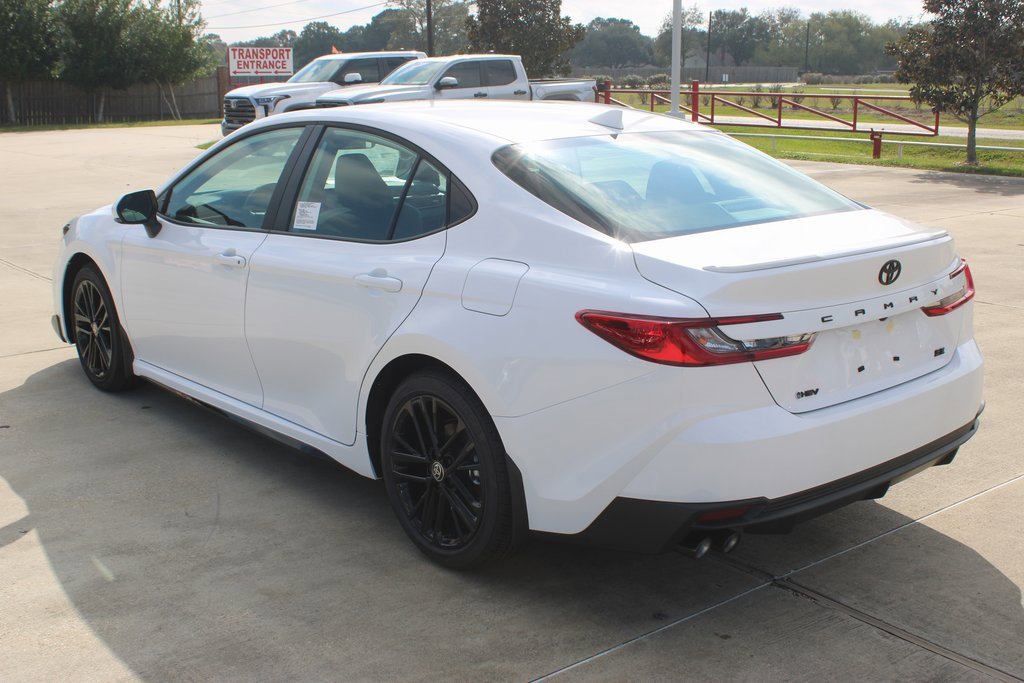 2026 Toyota Camry SE photo 4