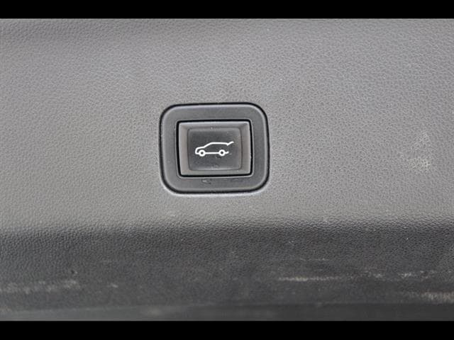 2021 Chevrolet Suburban RST - Photo 9