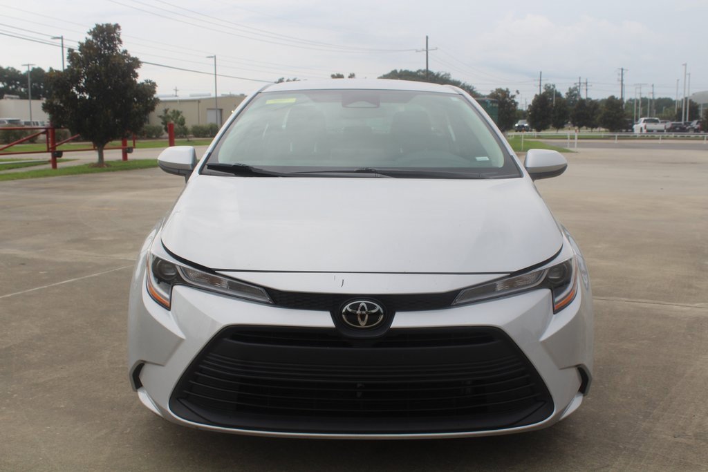 2024 Toyota Corolla LE photo 3