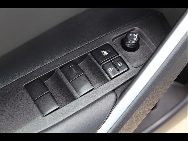 2026 Toyota Corolla Cross XLE - Photo 15