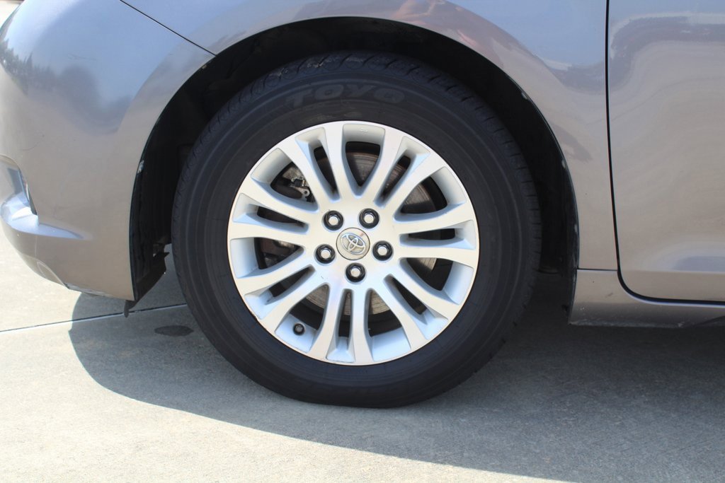 Used 2014 Toyota Sienna XLE with VIN 5TDYK3DCXES515420 for sale in Lafayette, LA
