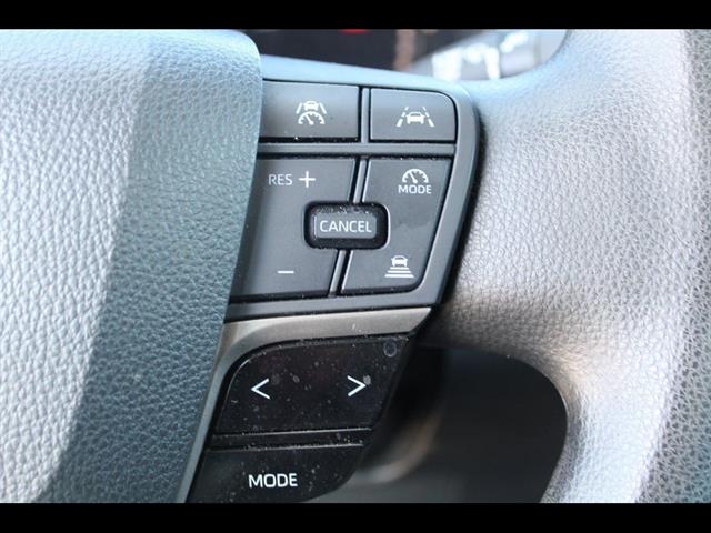 2025 Toyota Camry LE - Photo 19