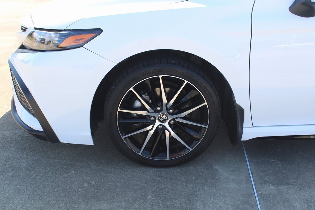 2023 Toyota Camry SE photo 2