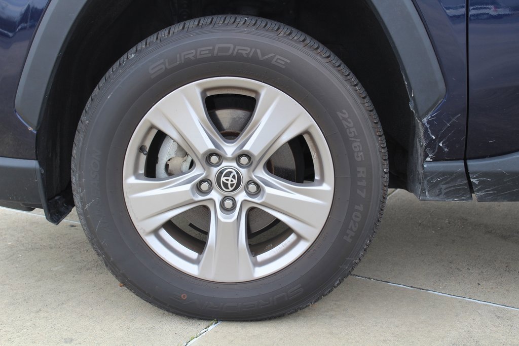 Used 2022 Toyota RAV4 XLE with VIN 2T3W1RFV9NW194335 for sale in Lafayette, LA