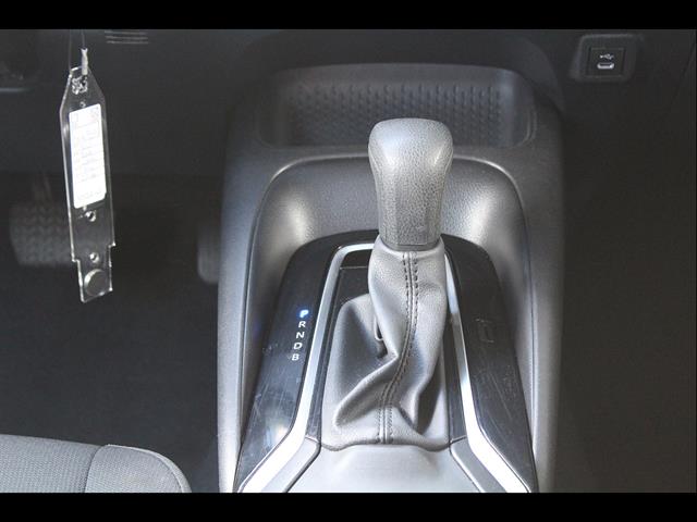 2025 Toyota Corolla LE - Photo 25