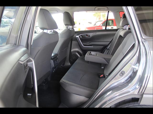 2025 Toyota RAV4 LE - Photo 29