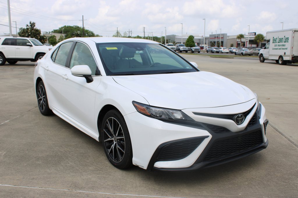 2023 Toyota Camry SE photo 4