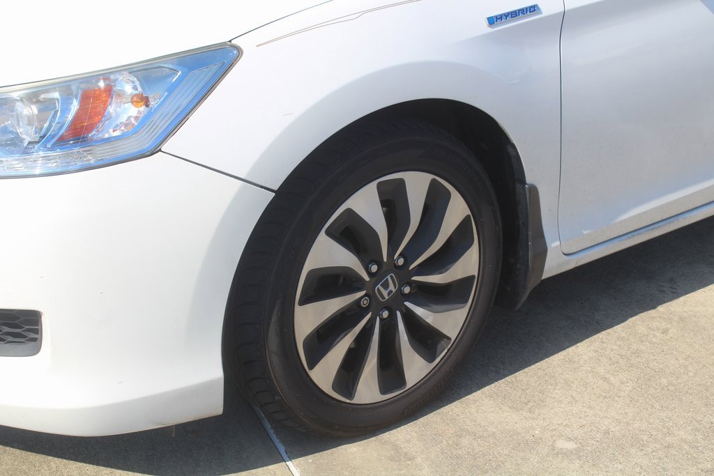 2015 Honda Accord Hybrid Touring photo 2