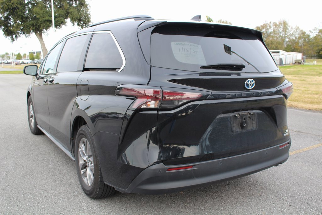 2023 Toyota Sienna XLE photo 4