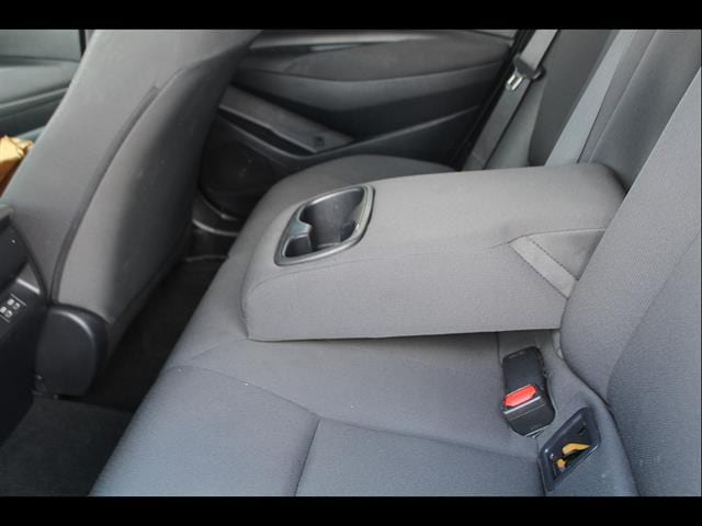 2025 Toyota Corolla LE - Photo 28