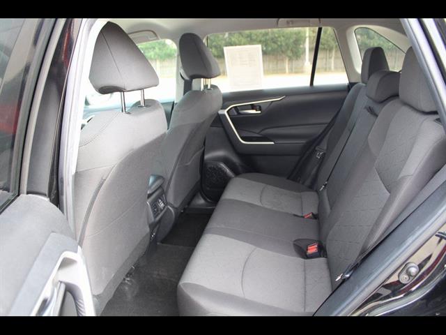 2023 Toyota RAV4 XLE - Photo 31