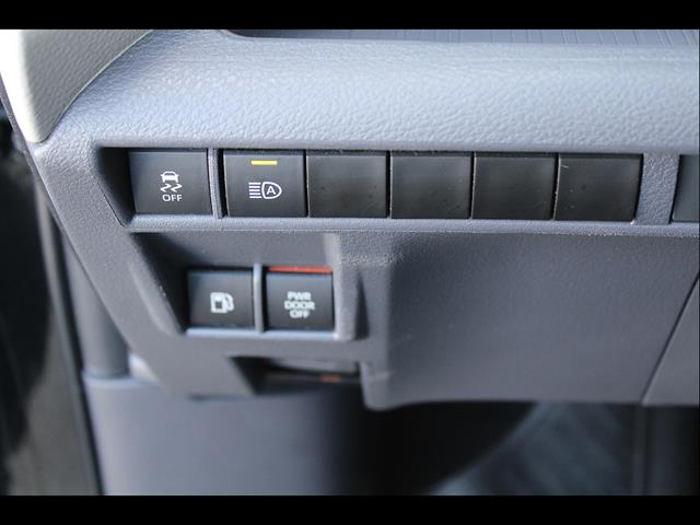 2023 Toyota Sienna XLE - Photo 18