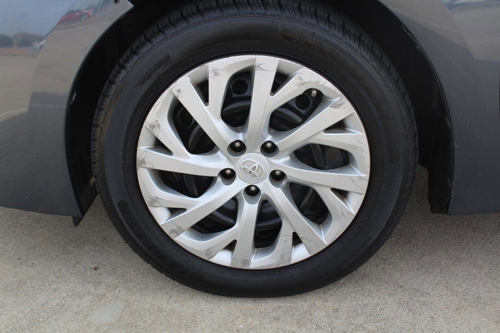 Used 2019 Toyota Corolla LE with VIN 5YFBURHE9KP909946 for sale in Lafayette, LA