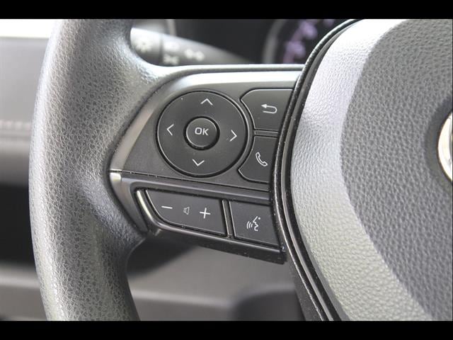 2025 Toyota RAV4 XLE - Photo 19