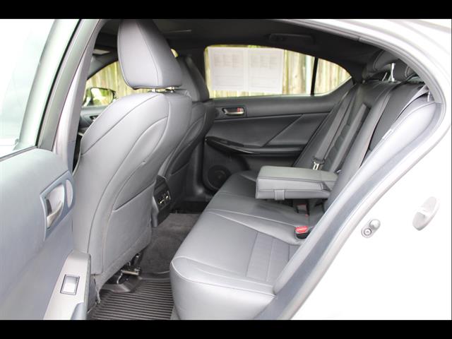 2024 Lexus IS 350 F SPORT - Photo 35