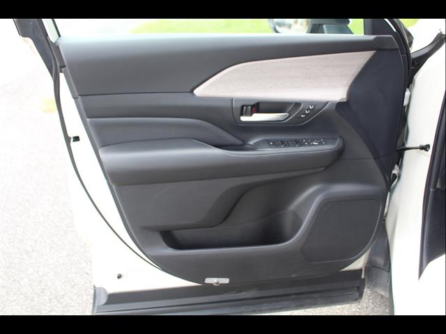 2024 Toyota Grand Highlander Limited - Photo 14
