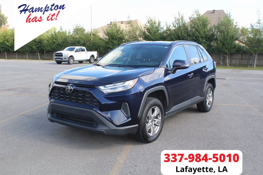 2023 Toyota RAV4 XLE's photo