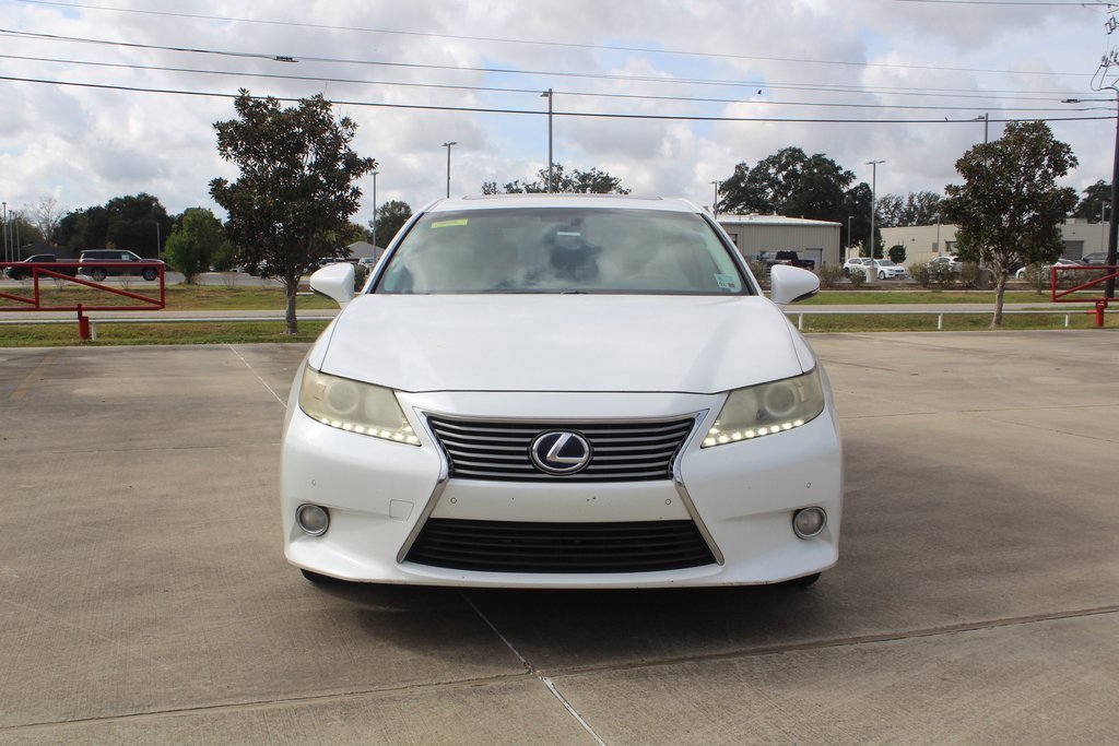 2013 Lexus ES 300h photo 3