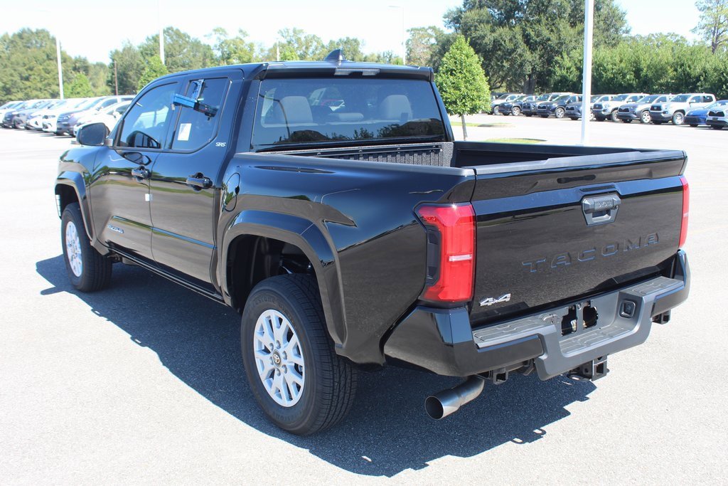 2025 Toyota Tacoma SR5 Double Cab photo 3