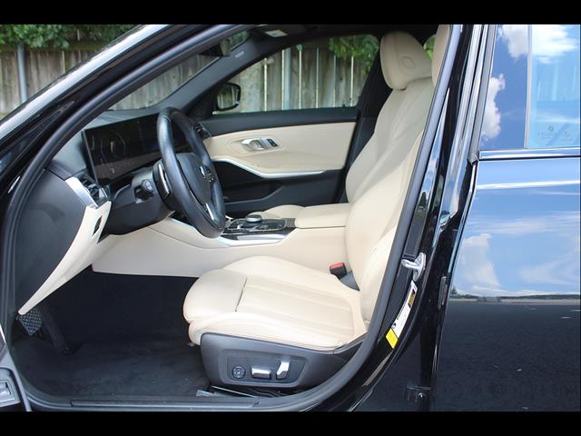 2023 BMW 3 Series 330i - Photo 17