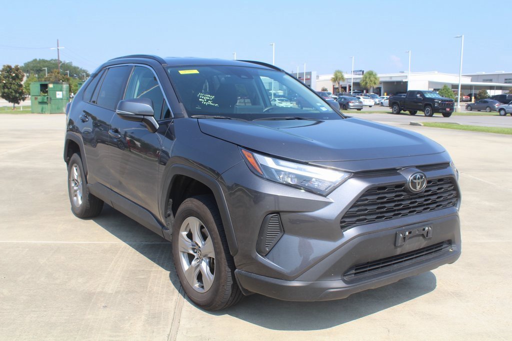 2023 Toyota RAV4 XLE photo 4