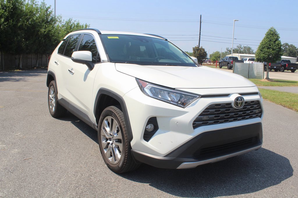 2020 Toyota RAV4 Limited photo 3