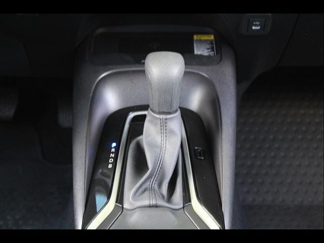 2025 Toyota Corolla LE - Photo 29