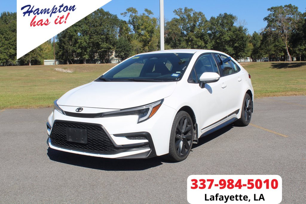 2024 Toyota Corolla SE's photo