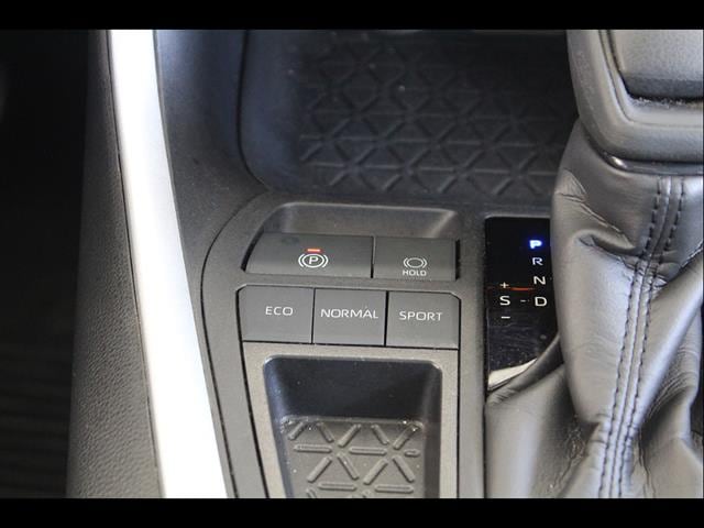 2024 Toyota RAV4 XLE - Photo 30
