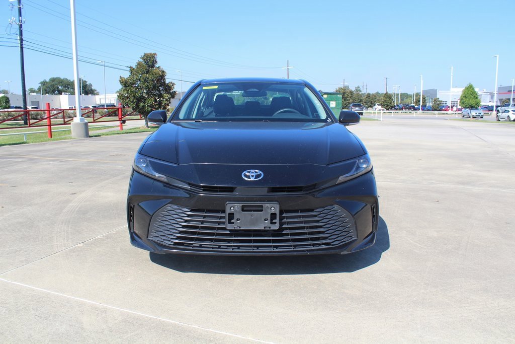2025 Toyota Camry LE photo 2