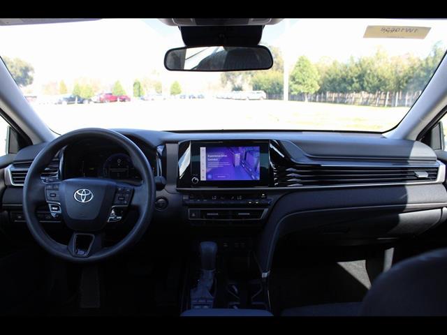 2025 Toyota Camry LE - Photo 25