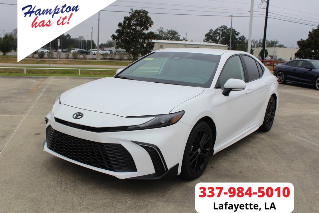 2025 Toyota Camry SE