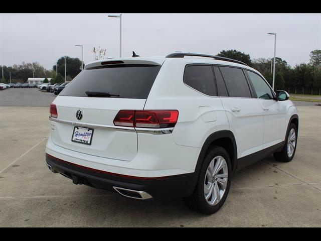 2022 Volkswagen Atlas SE w/Tech - Photo 6