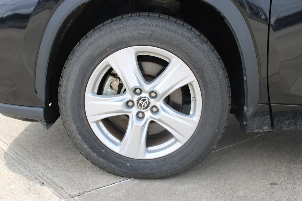 Used 2023 Toyota Highlander LE with VIN 5TDKDRAH8PS020719 for sale in Lafayette, LA