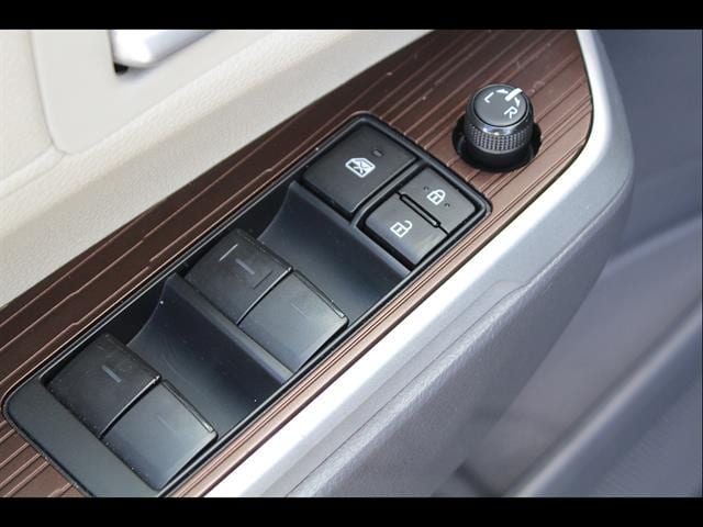 2023 Toyota Sienna XLE - Photo 15