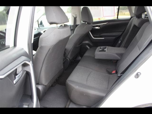 2023 Toyota RAV4 XLE - Photo 30