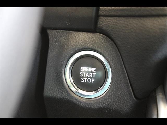 2024 Toyota RAV4 XLE - Photo 24