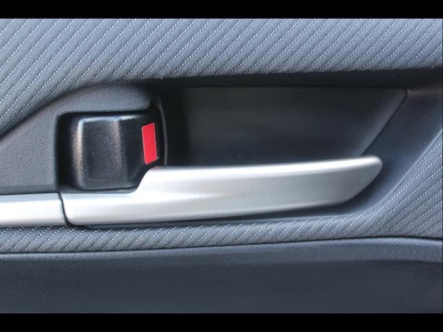 2025 Toyota Camry SE - Photo 11