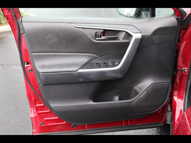 2025 Toyota RAV4 LE - Photo 11